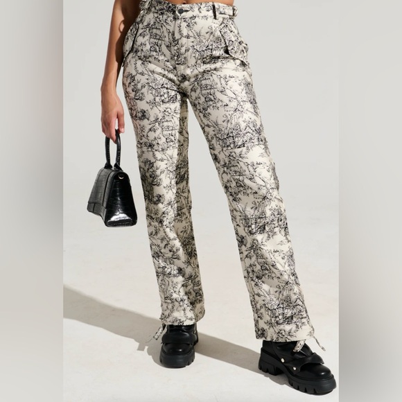 AKIRA Pants - toile print trousers